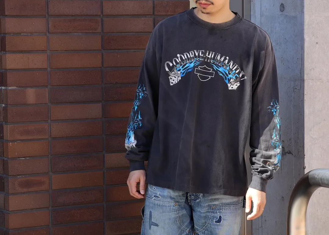 SAINT Mxxxxxx LS TEE/BTFL BASTARS/BLK flame dice distressed long sleeves, washed black S-XL, look for cylindrical fabrics without side seams, don’t buy open ones anymore, boring Assute ready-made garments dyed, all parts faded with spray paint/dirty with hand-made graffiti, collar and cuffs frayed, many hangings/original level printing restored, customized new markings/accessories complete, with little angel anti-counterfeiting label